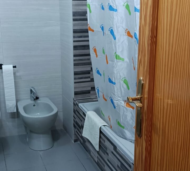 baño con bañera (1)