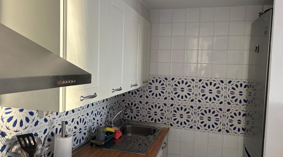 eb7570f7-f35d-472a-98f1-d352acaef653