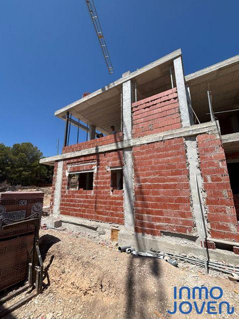 3fd7dce7-065a-46b4-8505-6e982f3b889d