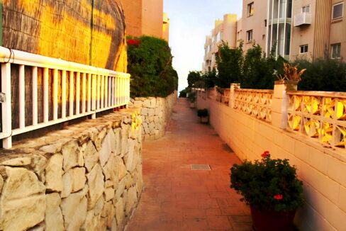 fabf1b8c-fd99-4be7-ad33-fb9b12f3fc56