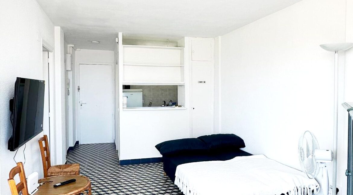 812ec659-2e4b-4848-9c22-e7de1a80ca15