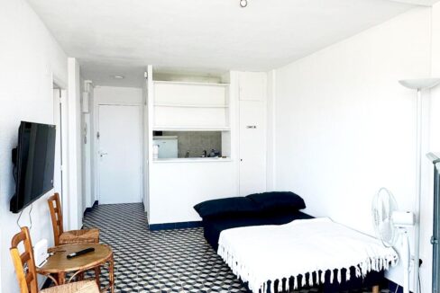 812ec659-2e4b-4848-9c22-e7de1a80ca15