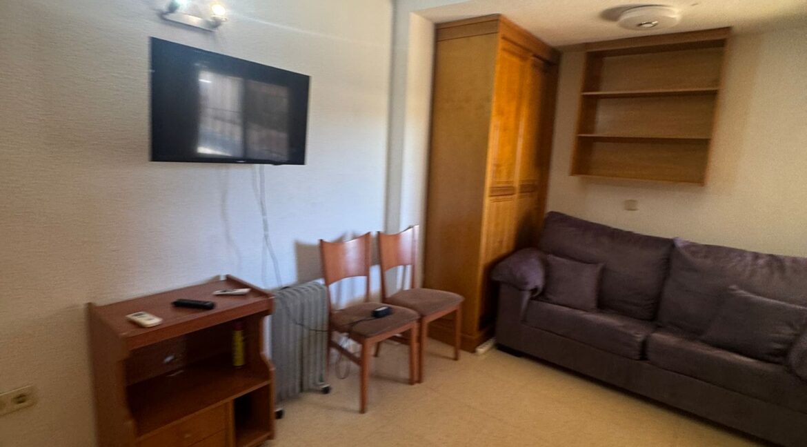 2193 Estudio en venta en calle Novelda 4, Fabraquer 1